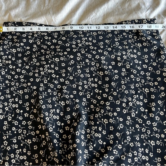 Vintage Studio Black Floral Flowy Midi Skirt - Picture 6 of 7
